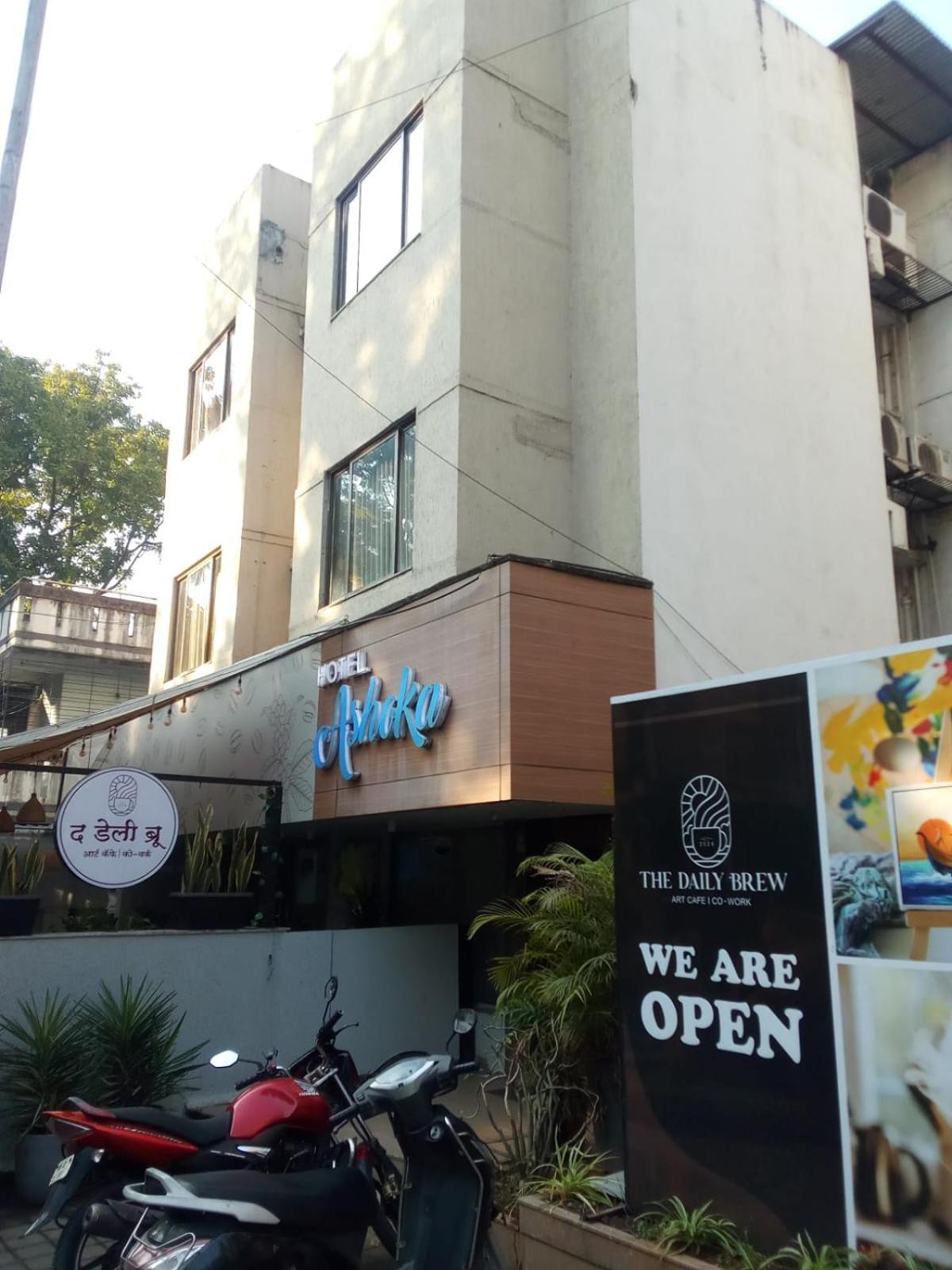 Hotel Ashoka, Pune Yerandwane Екстер'єр фото