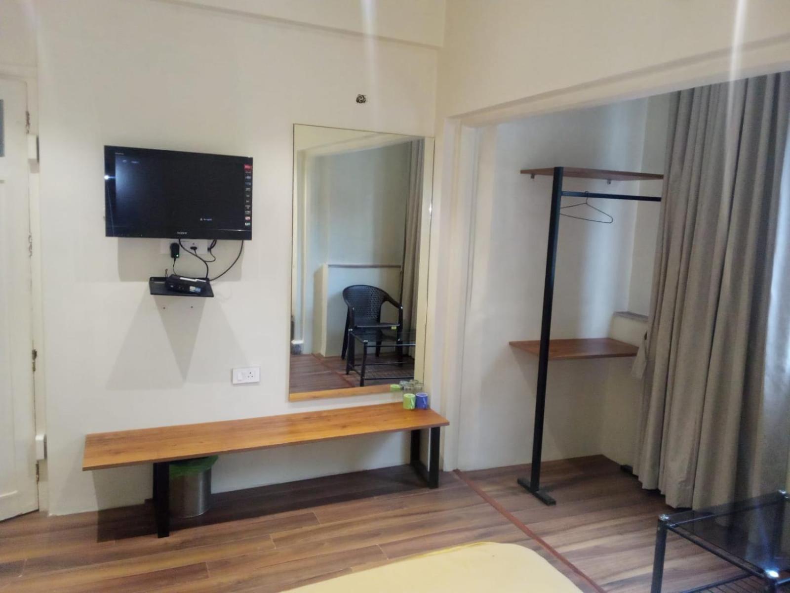 Hotel Ashoka, Pune Yerandwane Екстер'єр фото